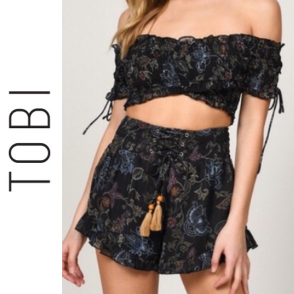 Tobi Dresses & Skirts - 🆕 Tobi Black Ruffle Shorts & Crop Top